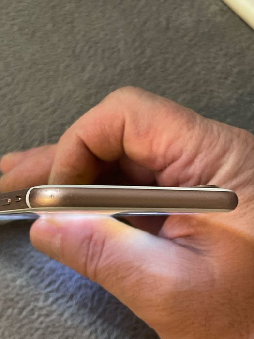 Iphone 7 32 gb розов ,със кутия и зарядно