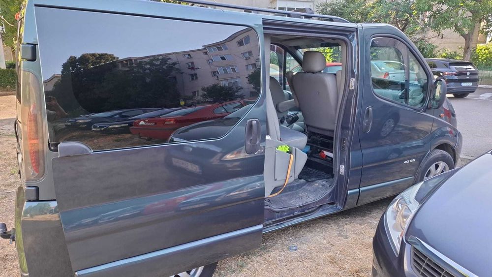 Renault trafic - 5 locuri