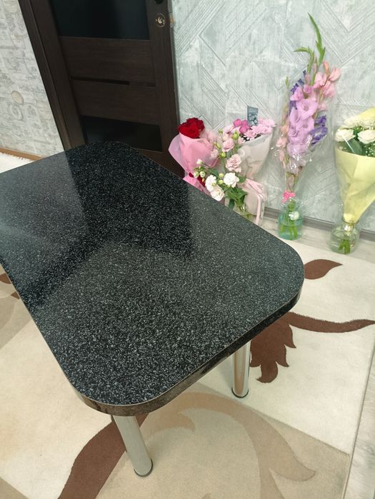 Кухонный стол ..