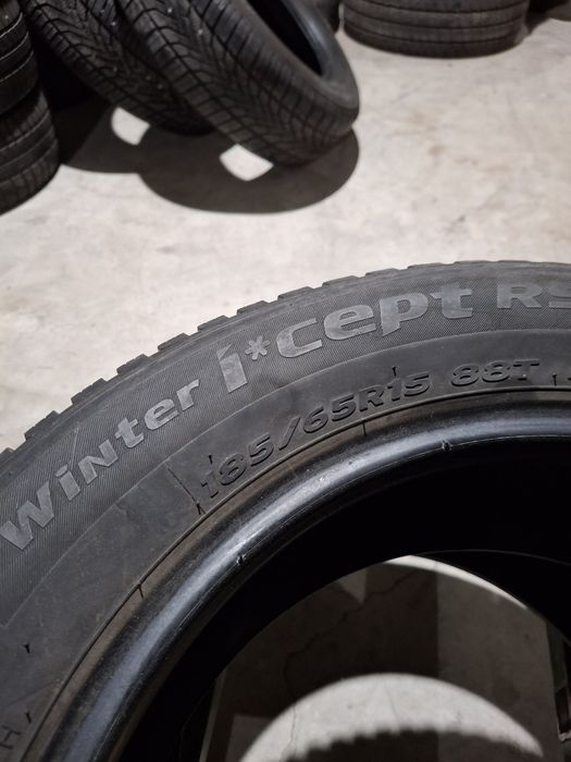 2 Anvelopele de iarnă 185 60 r15 Hankook