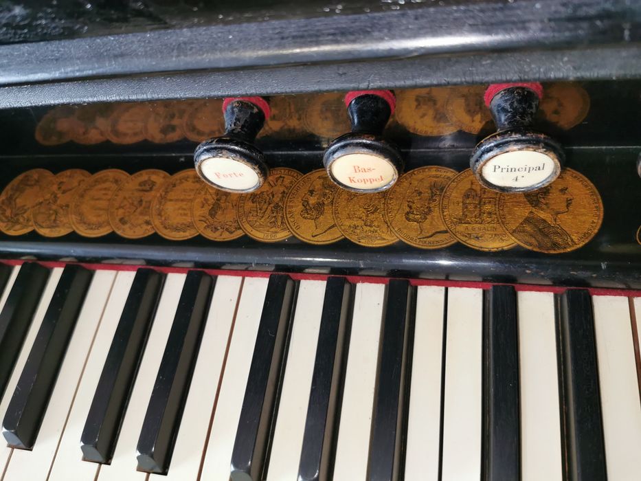 Orga armonium A.G. Rålin, Åmål (Suedia), sec. XIX – funcțională