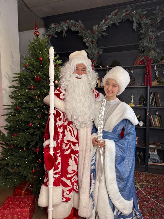 Дед мороз и снегурочка Астана