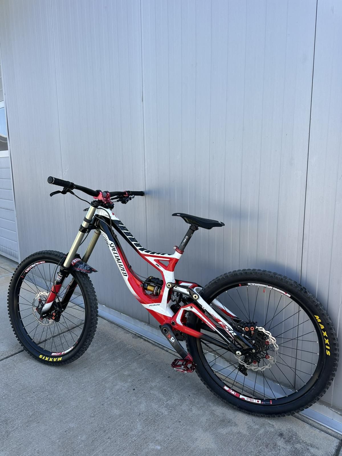 Specialized Demo 8