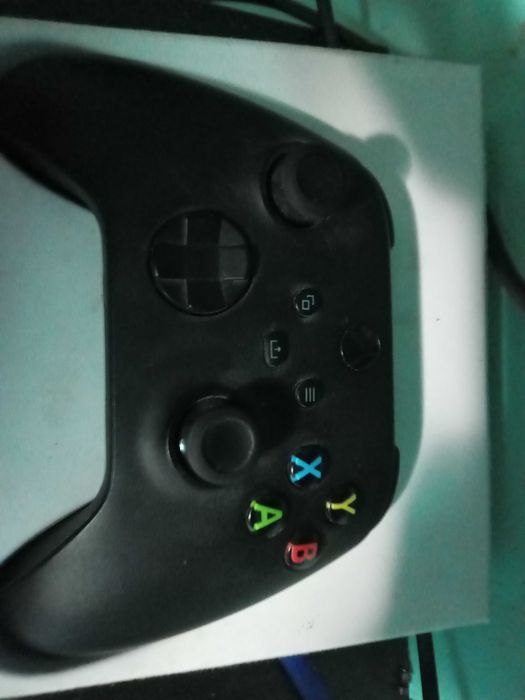 Xbox One S + Controller Xbox Series X + 7 Jocuri Originale