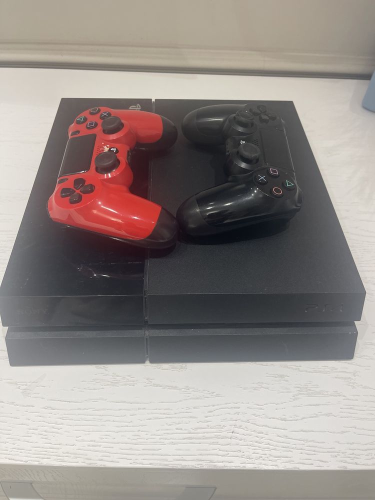 Продам игровую приставку PS4