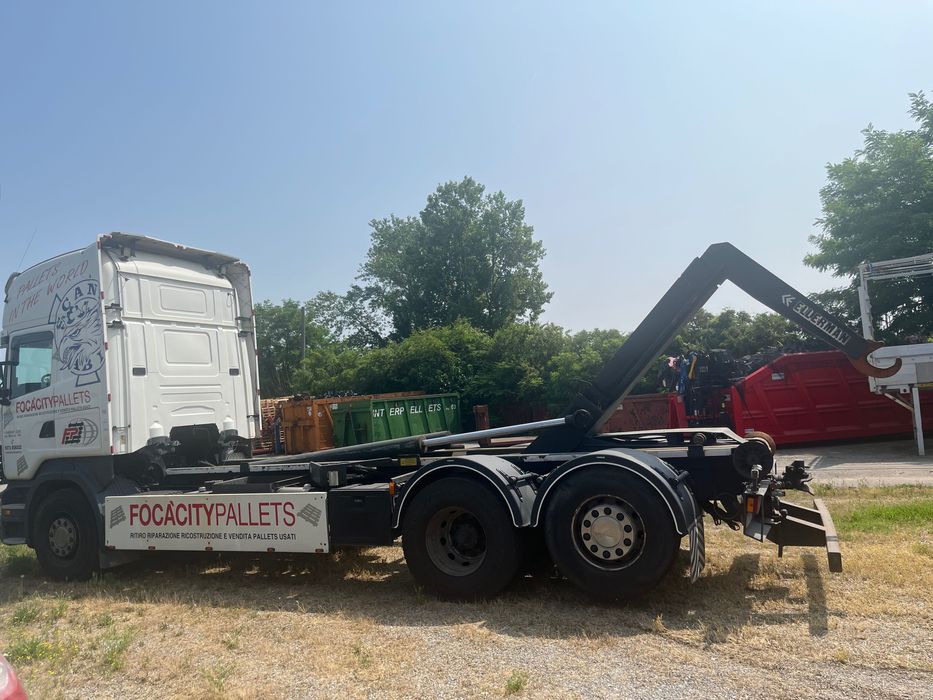 Camion SCANIA scarabil