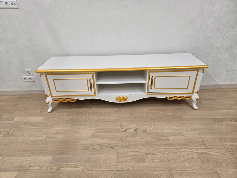 Комод в гостинную или спальной комнаты