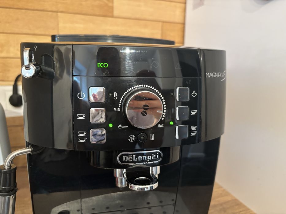Aparat cafea Delonghi Magnifica S