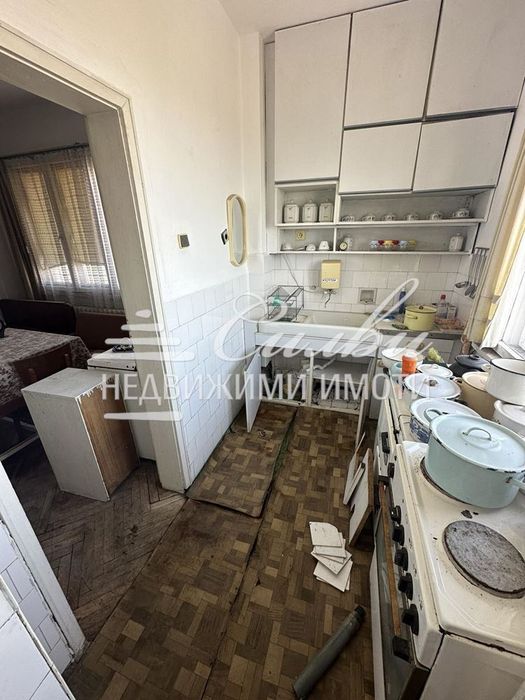 Тристаен ТУХЛЕН апартамент - кв.Добруджански