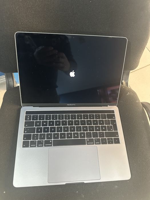 Vand macbook pro 13 touchbar 2018 i5 2,3 ghz ram 16gb ssd256gb