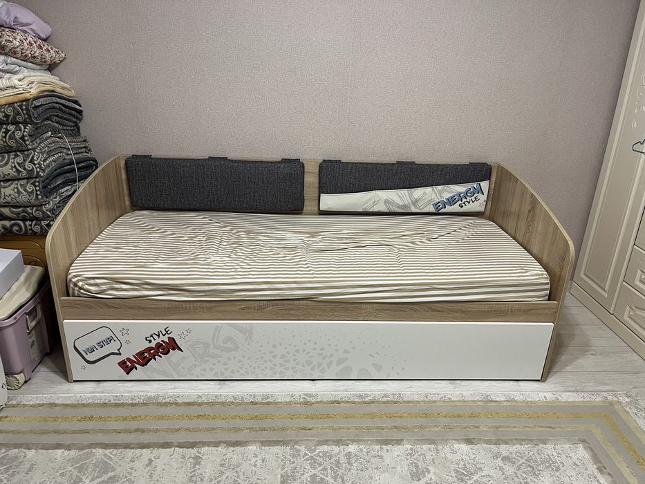 Кровать с двойным спальным местом