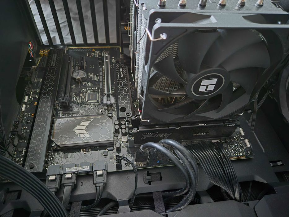 KIT Ryzen 5 7600+Asus Tuf Gaming B650 Plus WIFI