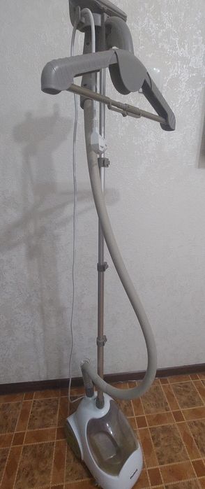 Паровой утюг в отличном состоянии.