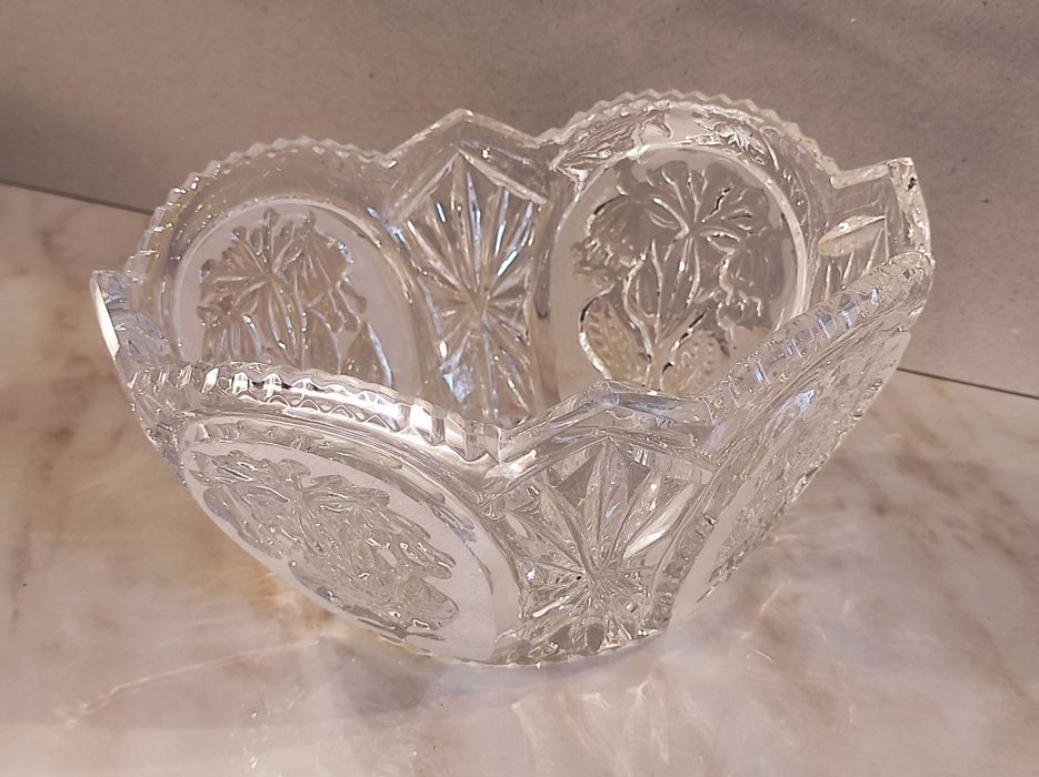 Хрустальные вазы 3 штуки за 600.000 Сум