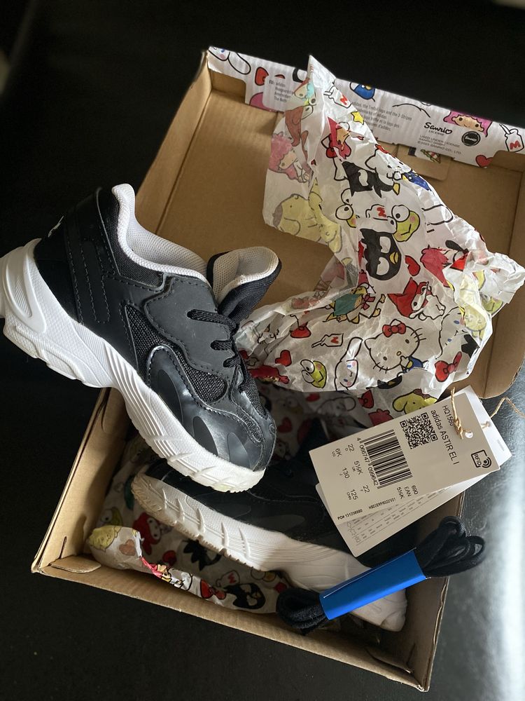 Маратонки Adidas originals hello kitty за момиченце 22
