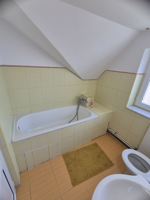 Casuta de dimensiunea unui apartament cu 2 camere de inchiriat
