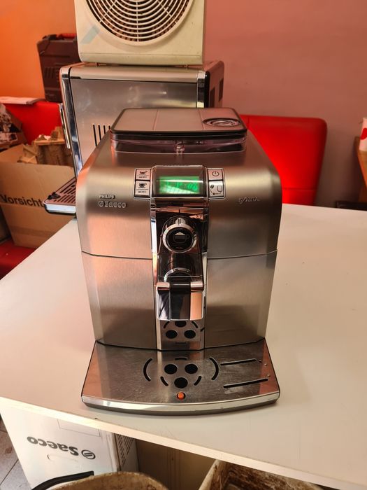 Продавам кафе робот SAECO SYNTIA