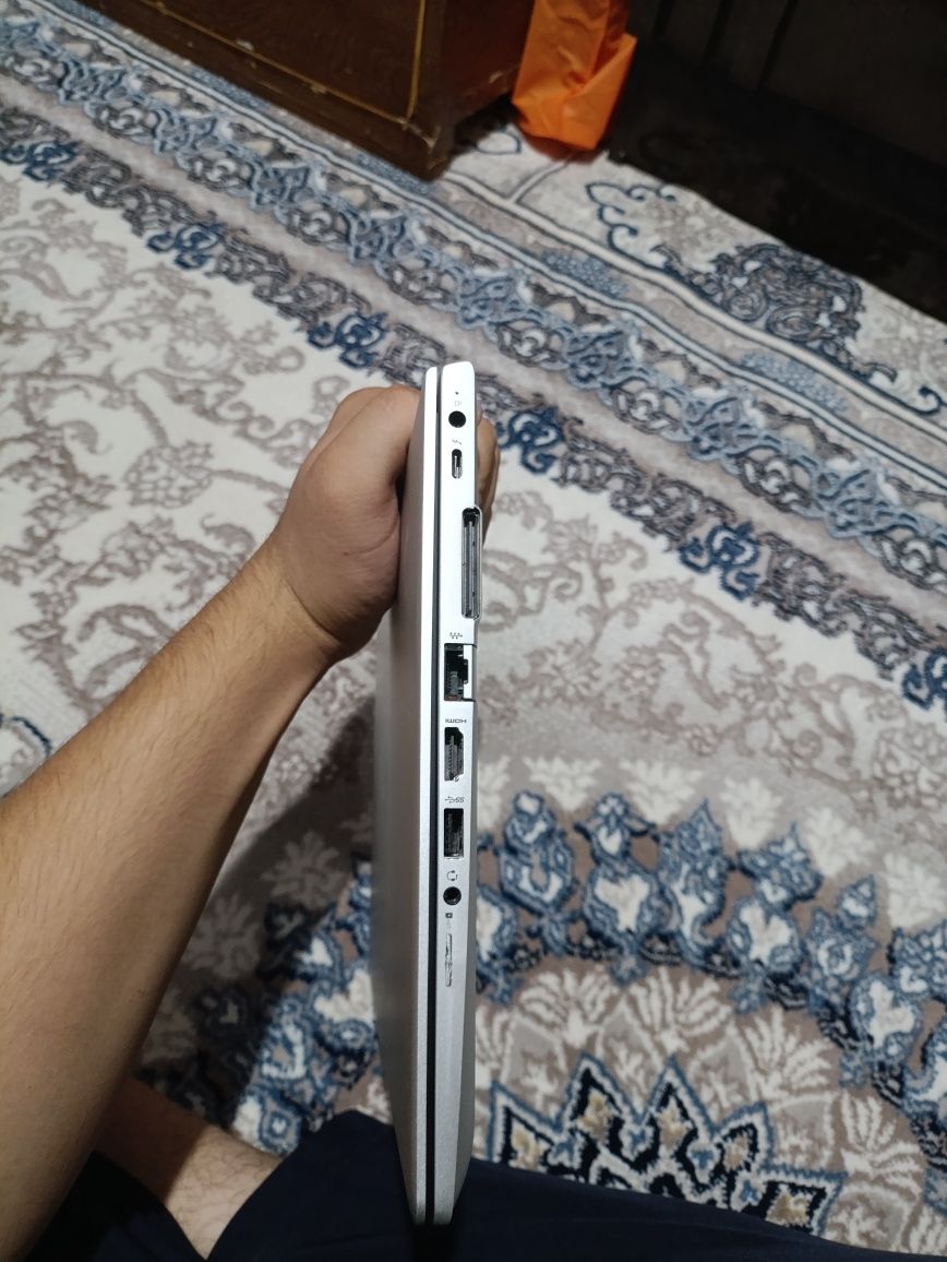 Netbook sotiladi
Nomi HP elite book
Xotira 16\ 256gb ddr4
Intel core i
