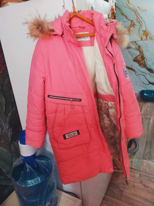 Продаю деткий пуховик