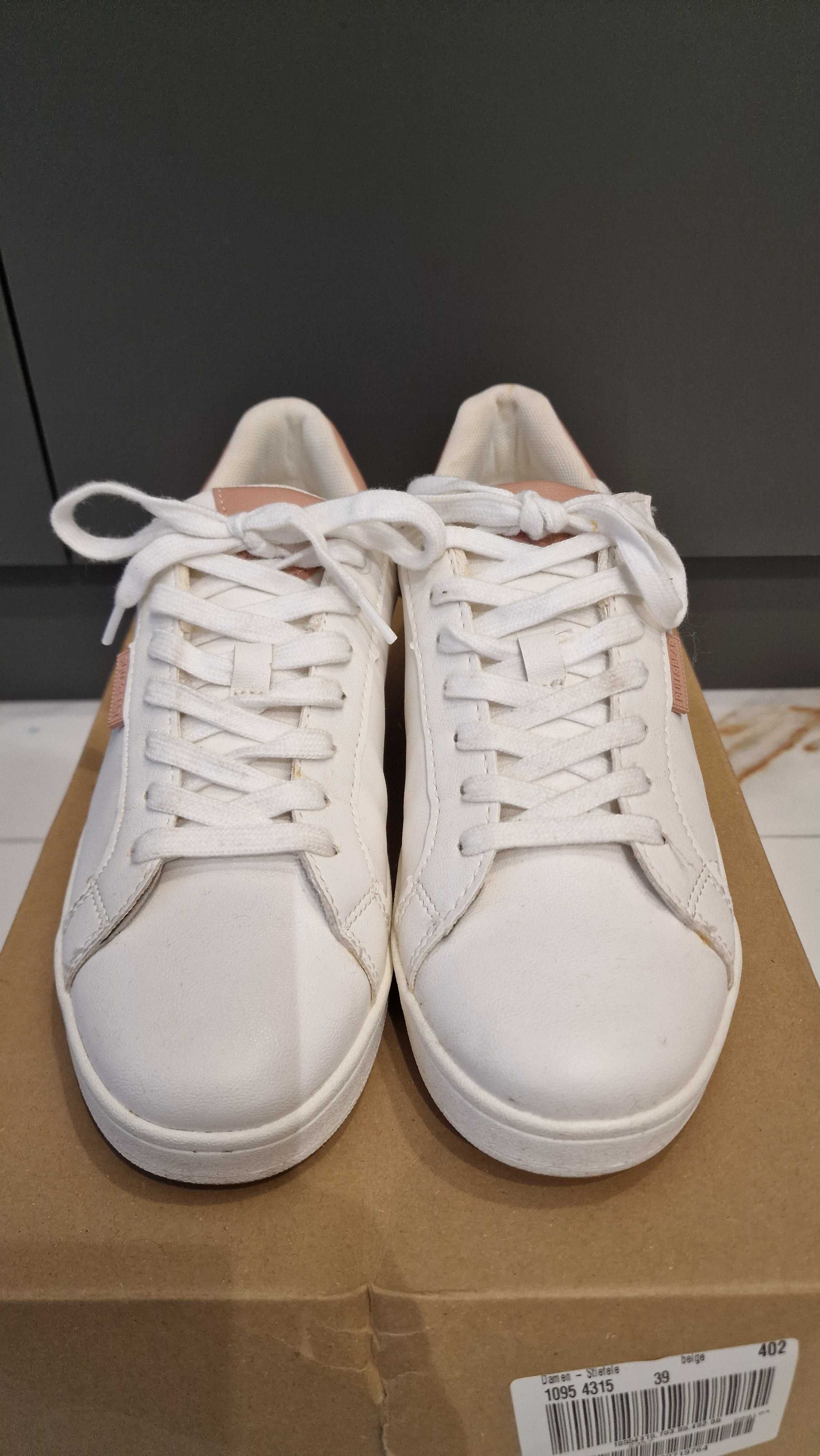 Дамски обувки, различни модели Vans MoMА/Slip on, Pull & Bear