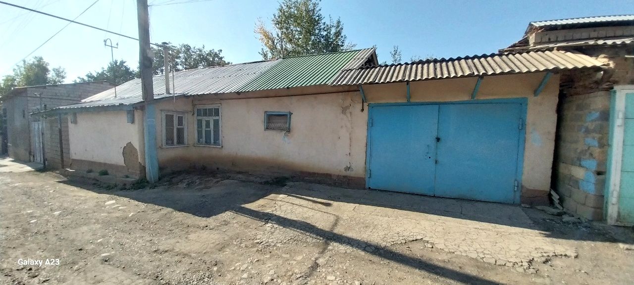 Ховли сув буйида