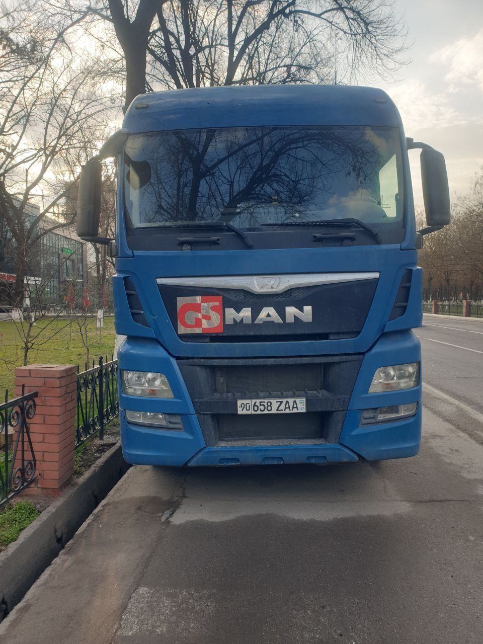 MAN TGX avtomat 2016  синий 29 минг Ок 39 минг