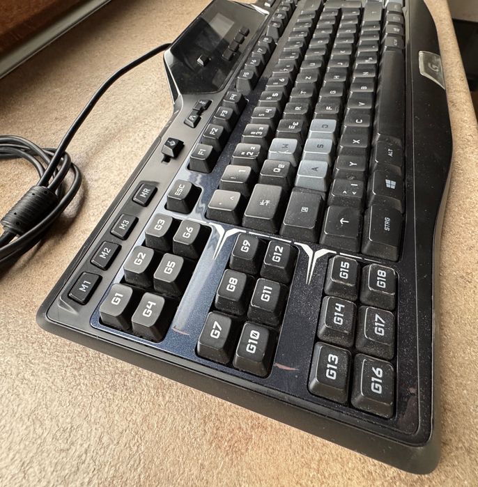 Продавам клавиатура Logitech G510s с подарък мишка