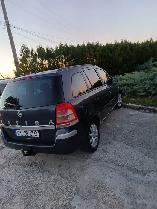 Vând Opel Zafira 1.8 benzină și Gpl an 2008. Mesaj pt video..