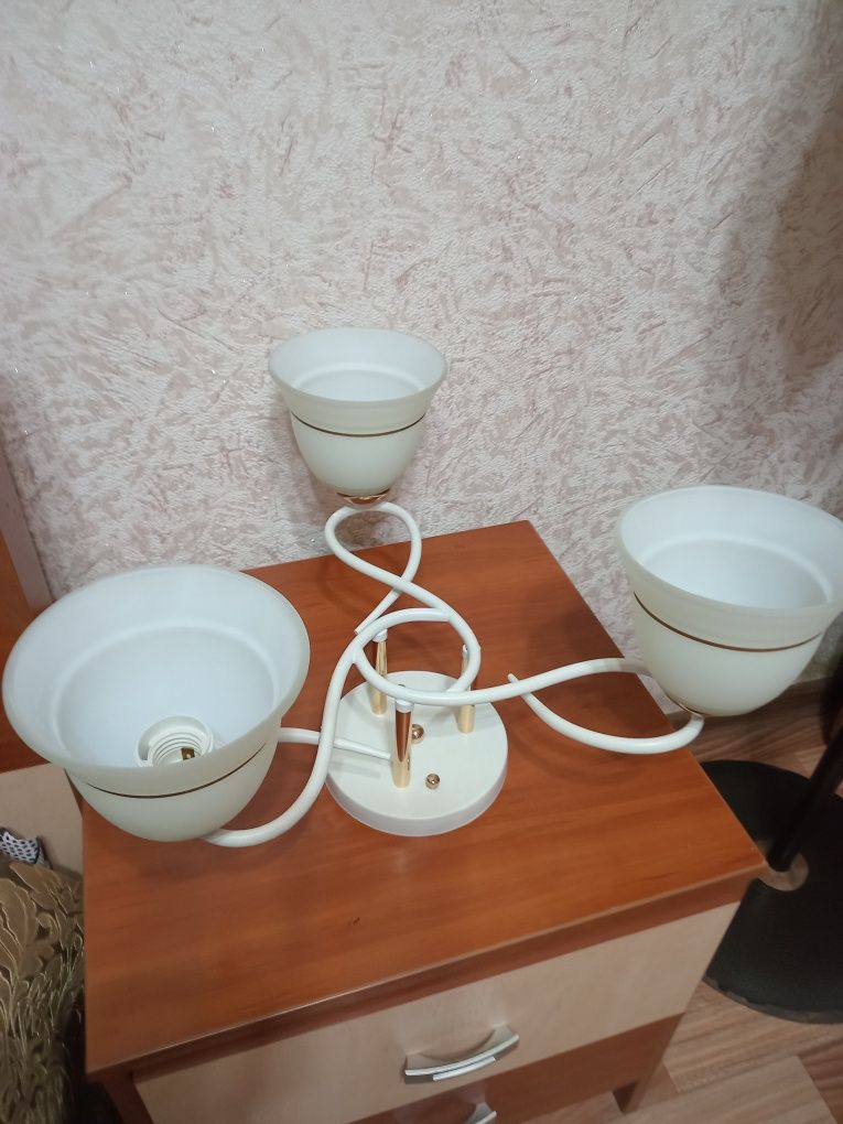 Продам светильники