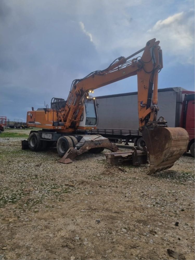 Excavator pe roti- Trailer cu dolly