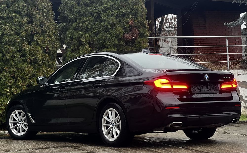 BMW Seria 5 530e G30 Facelift 292cp Faruri FULL LED