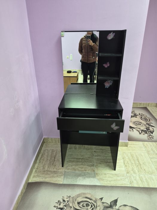 Тоалетка  за грим