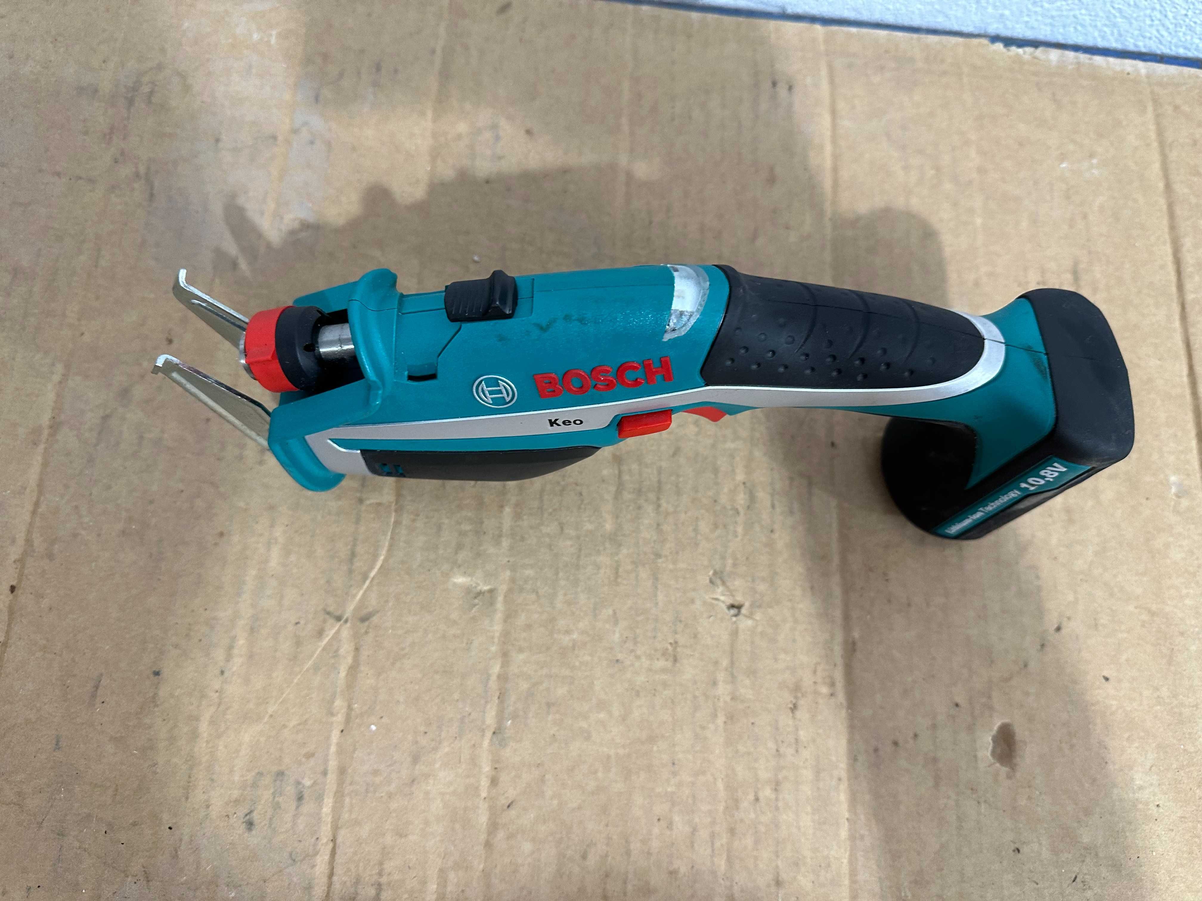 Саблен трион - Bosch 10.8 V li ion