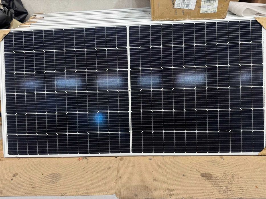 Соларни панели и хибриден инвертор