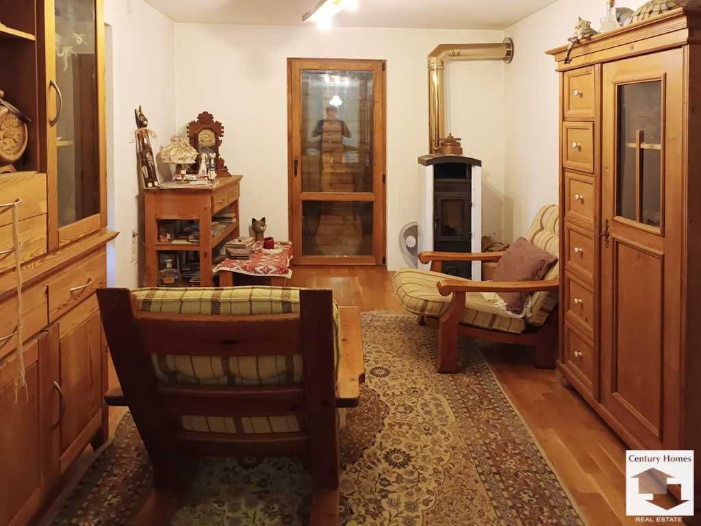 180056 Реновирана къща с 3 спални в живописното село Креслювци