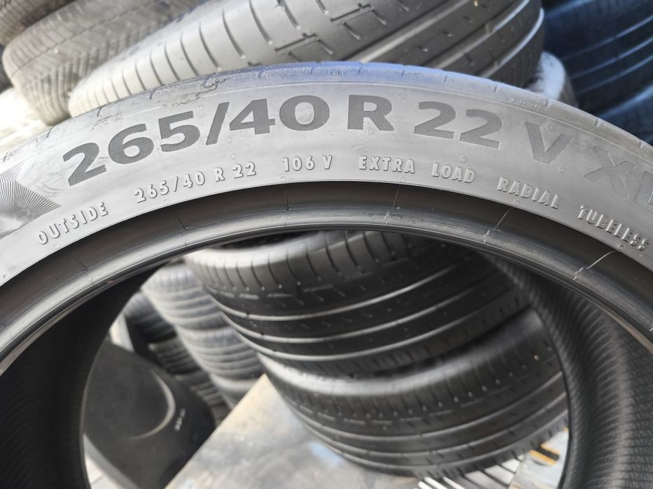 265-40-R22 continental Zeeker.