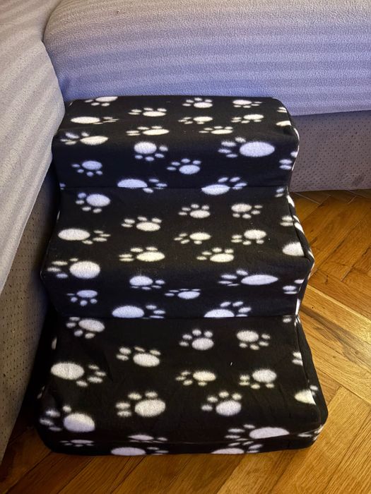 Стълбичка за куче