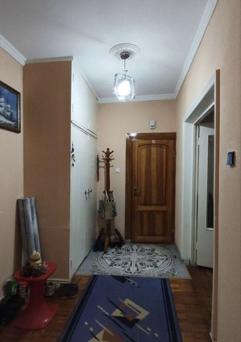 Продаётся на А.Югнаки 3ком