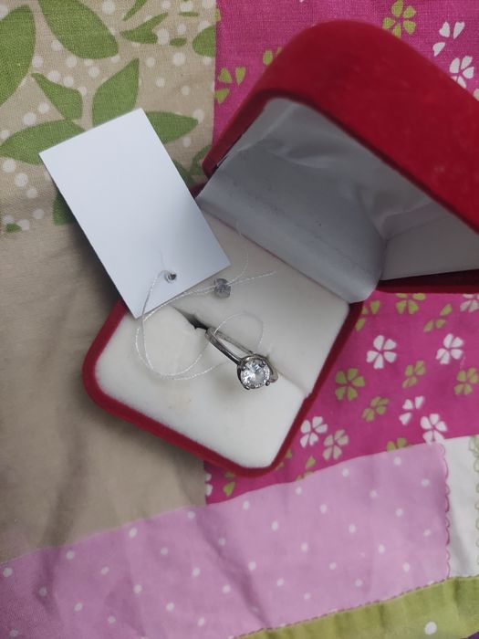 Серебряное кольцо с фианитом под бриллиант