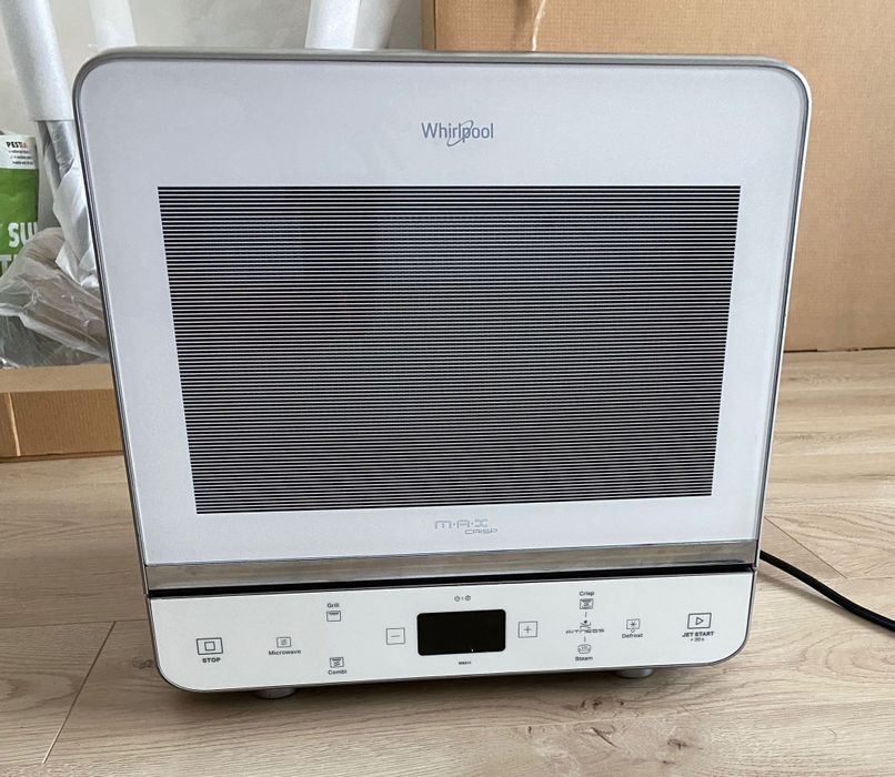 Vând cumpotr microunde whirlpool max 49