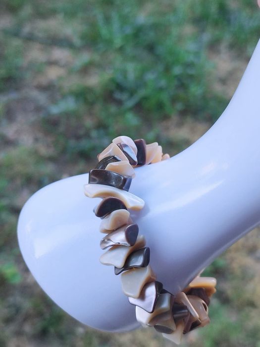 Bratara din scoici naturale cu inchizatoare si zale din argint de 925