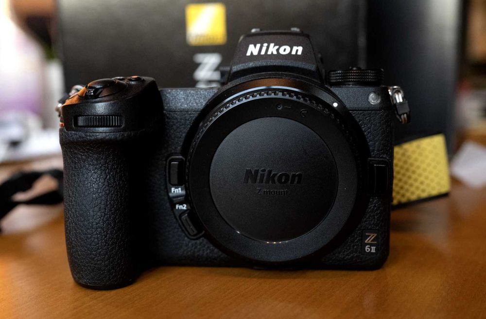 Продавам Nikon Z6II + батерия + зарядно