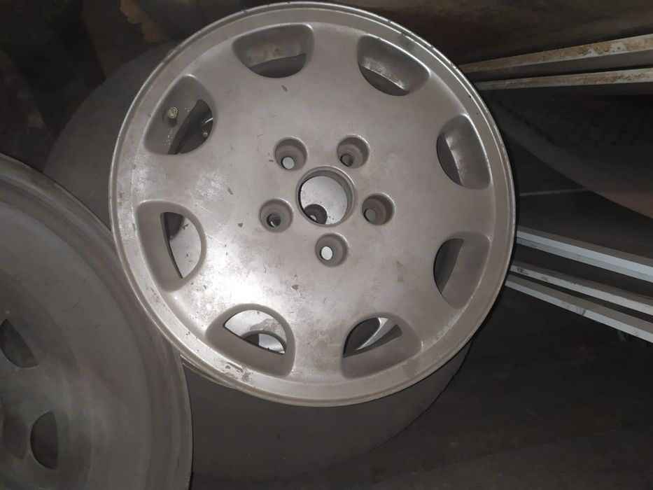 Продаю диски легкоспланые оригинальные разболтовка 5*112, радиус 16