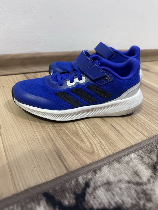 Маратонки адидас номер 33