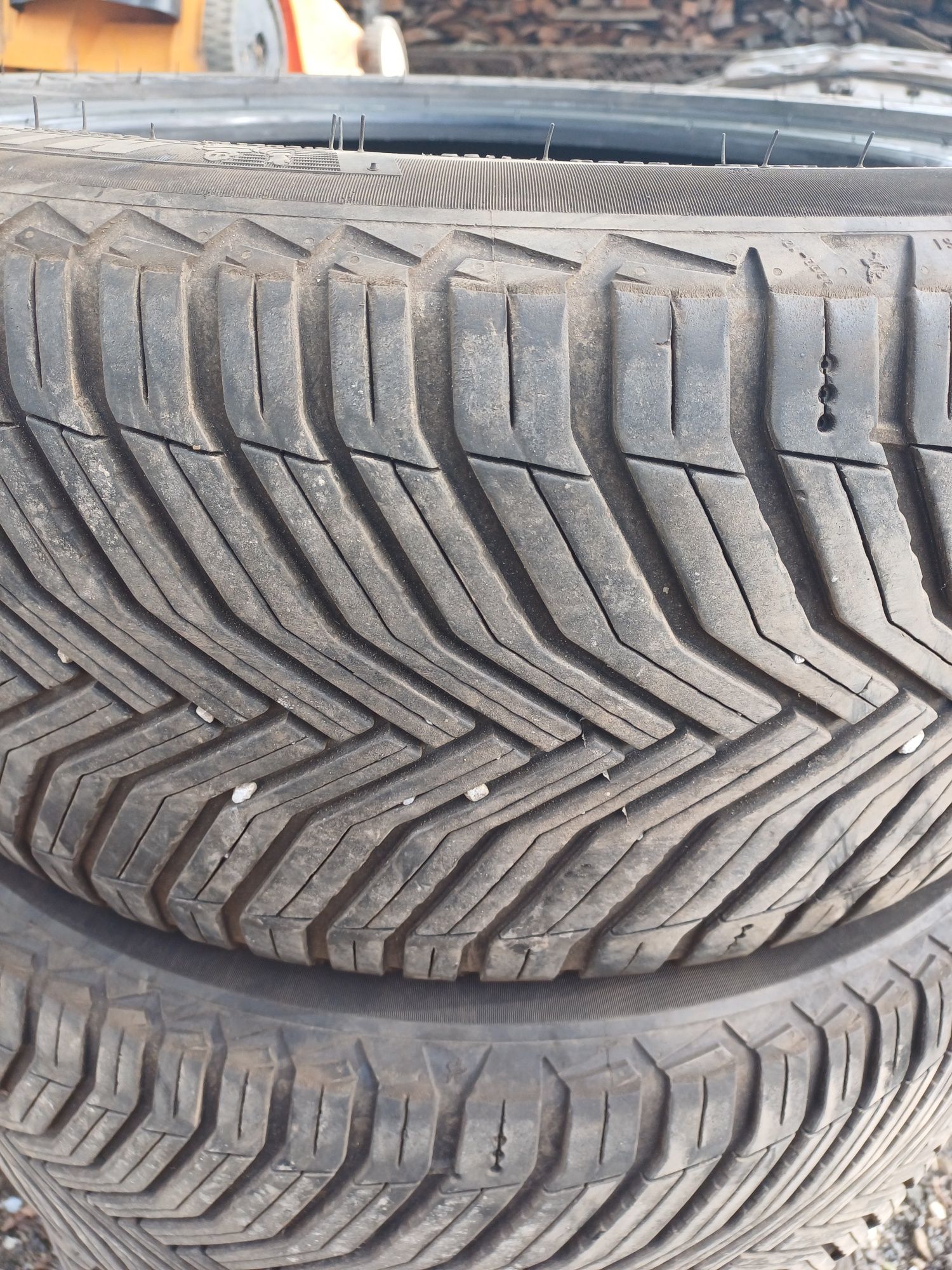 Vând anvelope 245/45/R17 XL Michelin crossclimate M+S