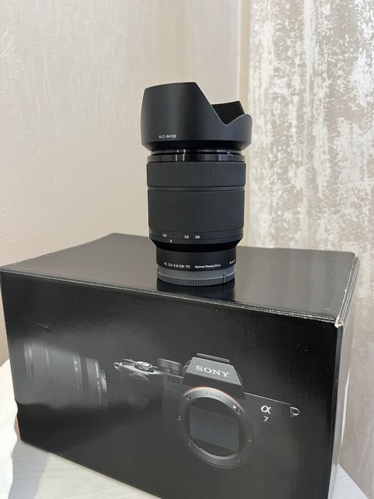 Объектив Sony FE 28-70mm f/3.5-5.6 OSS