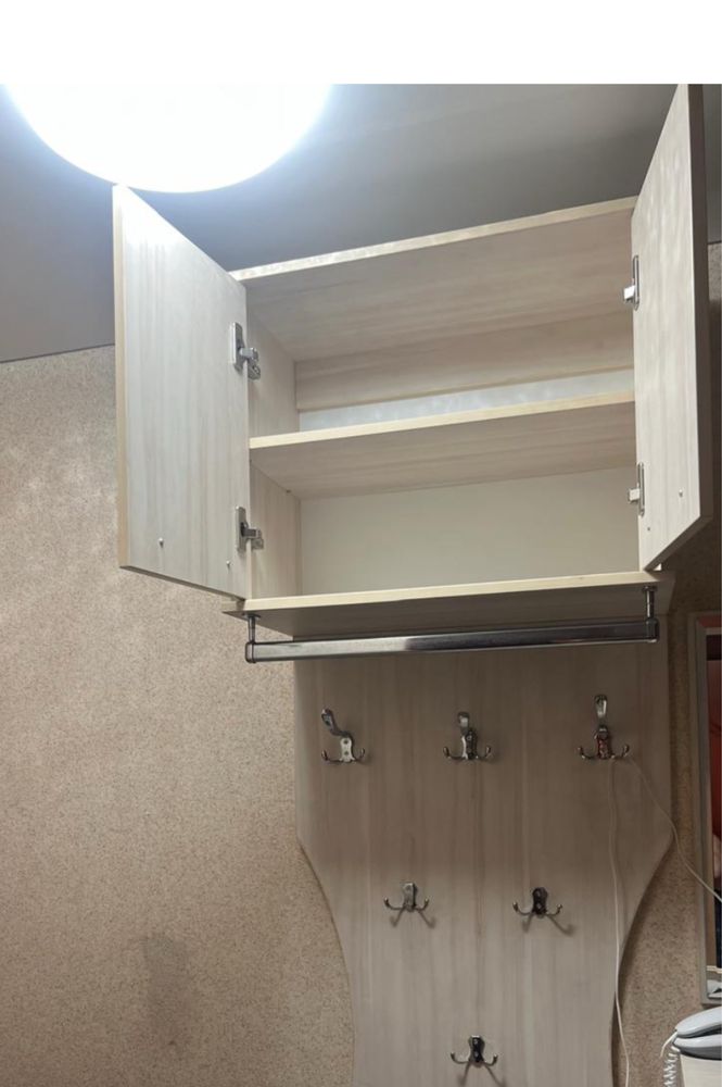 Прихожая б/у в отличном состоянии