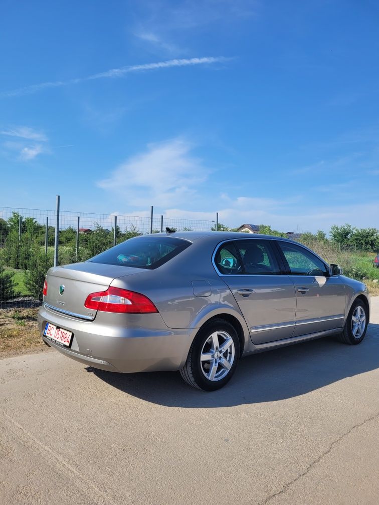 Skoda Superb  2010