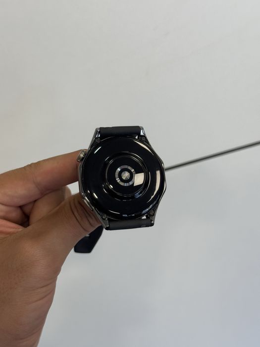 Продавам отличен Huawei GT4 46mm