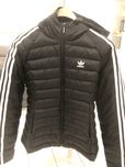 Продавам оригинално яке adidas